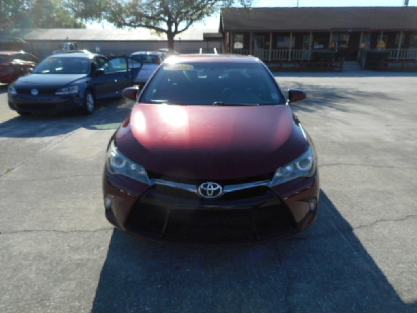 2016 RED TOYOTA CAMRY SE; LE; XLE; X (4T1BF1FK5GU) , located at 1200 Cassat Avenue, Jacksonville, FL, 32205, (904) 695-1885, 30.302404, -81.731033 - Photo#0